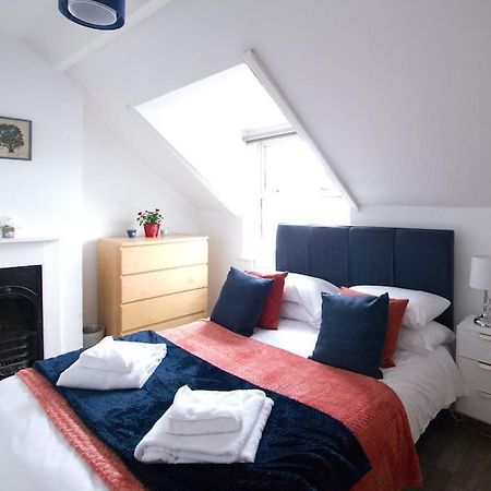 City Centre 4 Bedroom House ウィンチェスター エクステリア 写真