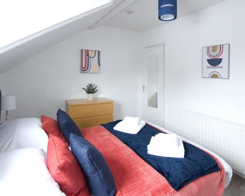 City Centre 4 Bedroom House ウィンチェスター エクステリア 写真
