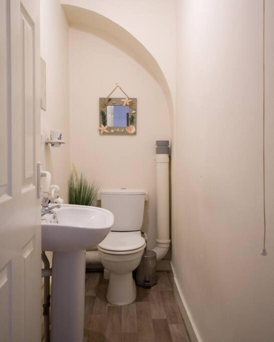 City Centre 4 Bedroom House ウィンチェスター エクステリア 写真
