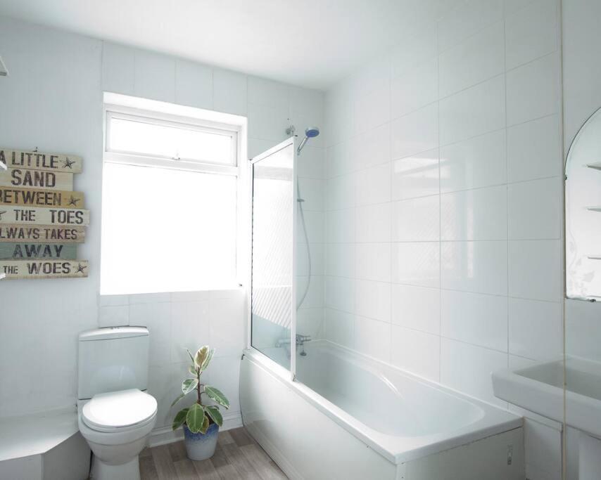 City Centre 4 Bedroom House ウィンチェスター エクステリア 写真