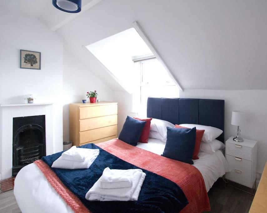 City Centre 4 Bedroom House ウィンチェスター エクステリア 写真
